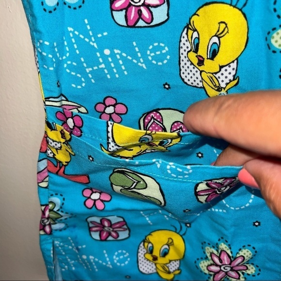 Looney Tunes Tweety Bird Cotton Scrub Shirt Size Medium - Picture 7 of 8